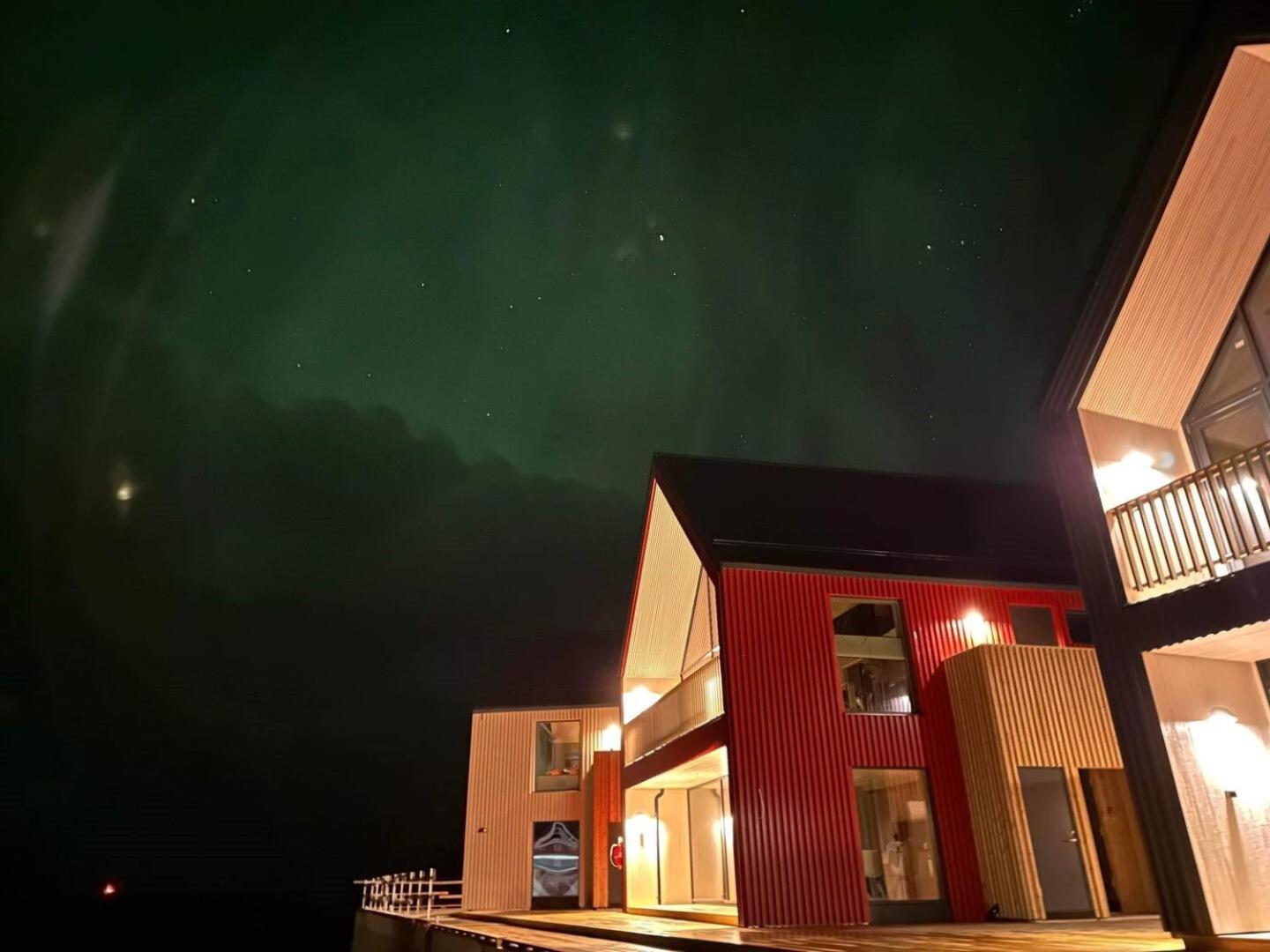 Stor Moderne Leilighet I Henningsvaer, 70 Kvm Exterior photo